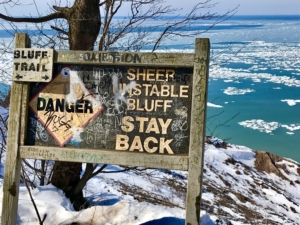 Chimney Bluffs - Hiking 1